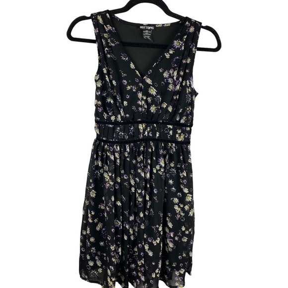 HOT Topic Black Floral V-Neck Woven Dress XS - Picture 2 of 11
